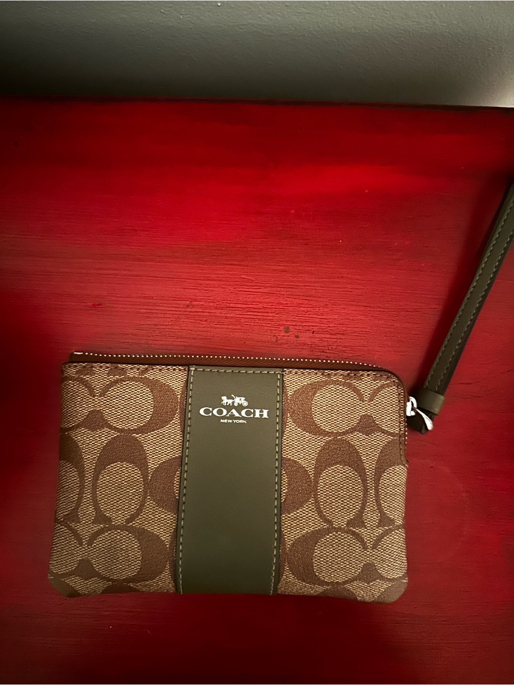 COACH Leather Bucket Bag + Crossbody Strap & Signature Wristlet Set - Picture 5 of 7